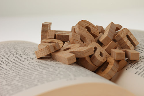 翻訳を依頼しても翻訳精度の確認ができない